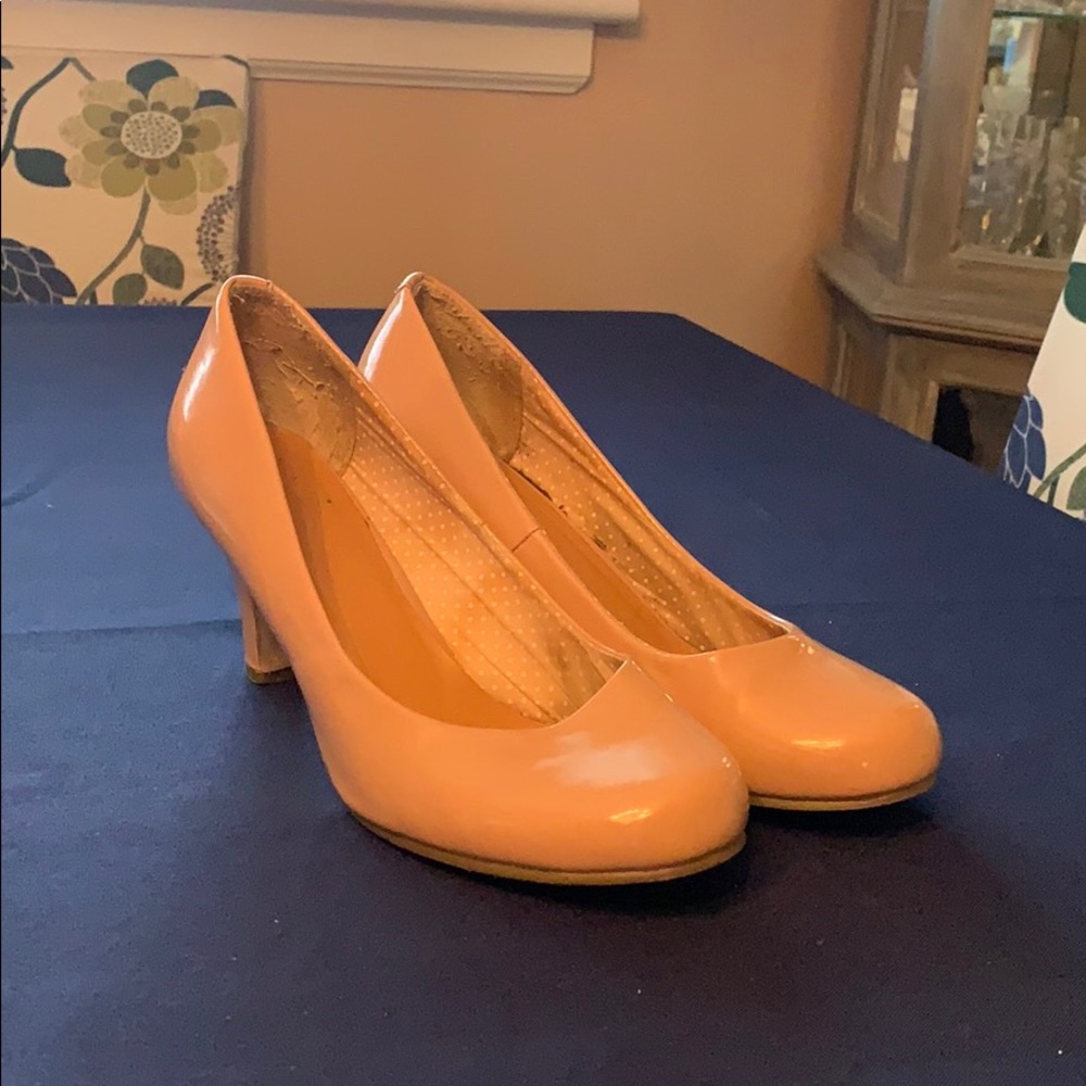 Mary Jane pumps